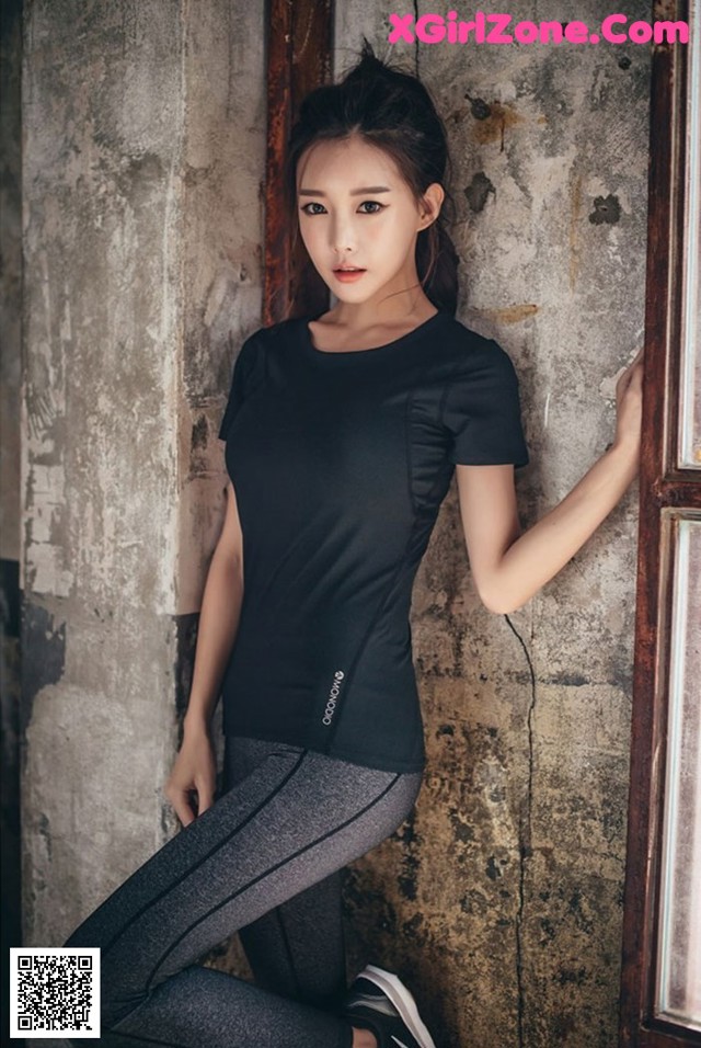 Beautiful Yoon Ae Ji poses glamor in gym fashion photos (56 photos) No.18849e